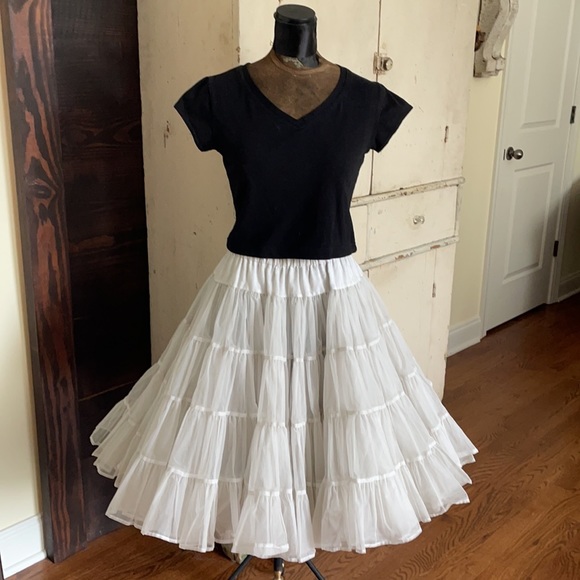 1980s Victoria’s Secret Moda Int’l Fitted Cropped Tee - FINAL SALE - Picture 2 of 3